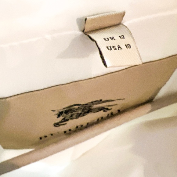 Burberry Trench Coat w/ruffled edges White / Cream - Picture 8 of 8